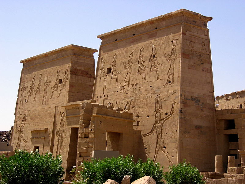 800px Philae temple front view