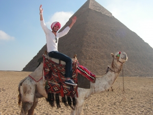 Montar Camellos en Las Pirámides El Cairo